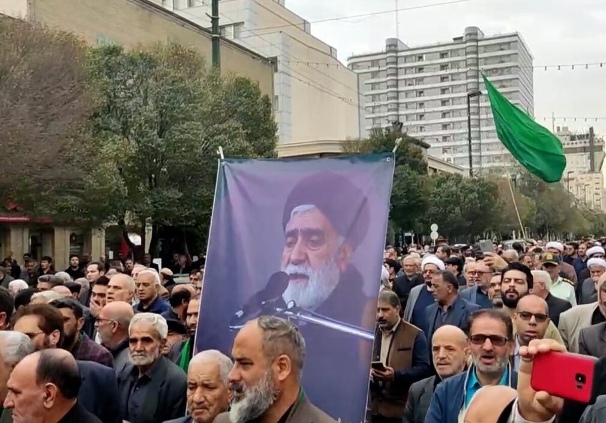 مراسم تشییع پیکر مرحوم حجت‌الاسلام «سید جعفر ماهرخسار» ذاکر اهل‌بیت(ع) و مرثیه‌خوان حرم مطهر رضوی از مقابل مهدیه مشهد آغاز شد.