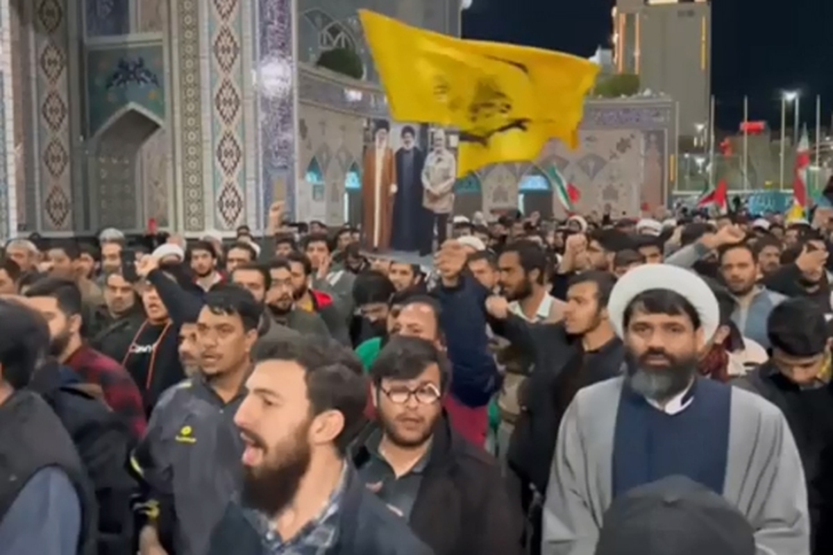 هم‌اکنون اجتماع مردم مشهد در محکومیت رژیم کودک‌کش صهیونیستی در حرم مطهر رضوی در حال برگزاری است.