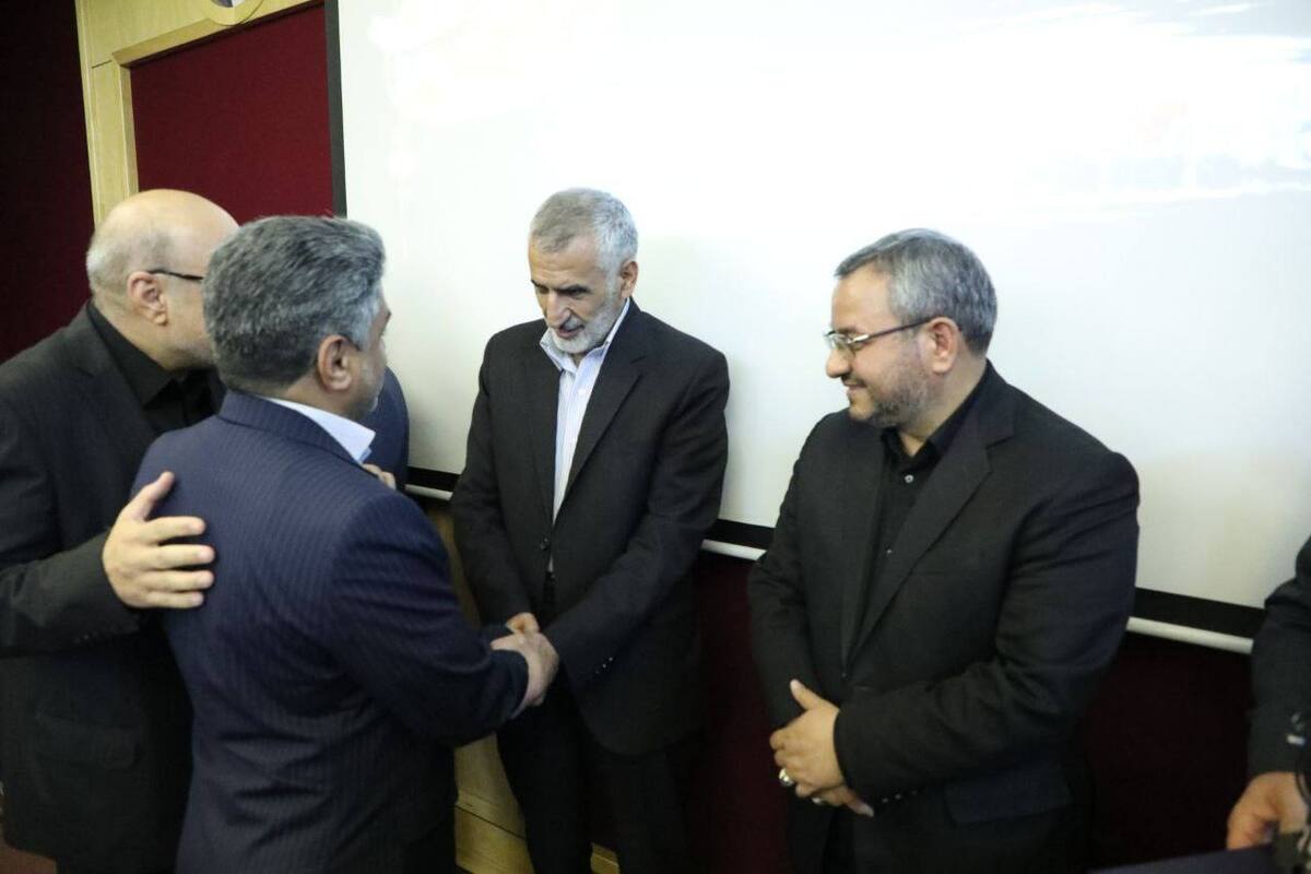 در مراسم تجلیل از خادمان اربعین کشور که صبح امروز در وزارت کشور برگزار شد از شهرداری مشهدمقدس تقدیر شد.