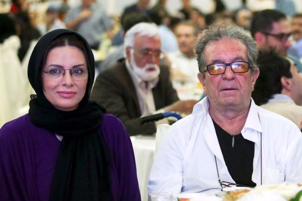 سخنگوی پلیس پس از گذشت چند روز از قتل فجیع داریوش مهرجویی و وجیده محمد‌ی‌فر خبر از دستگیری قاتل آن‌ها داد. با اینکه هنوز اطلاعات زیادی در این‌باره به‌صورت رسمی منتشر نشده و انگیزه جنایت و هویت قاتلان به‌طورکامل مشخص نیست، خبرگزاری‌ها -برخی با قطعیت و برخی با گمانه‌زنی- از هویت قاتلان و انگیزه آن‌ها نوشته‌اند.