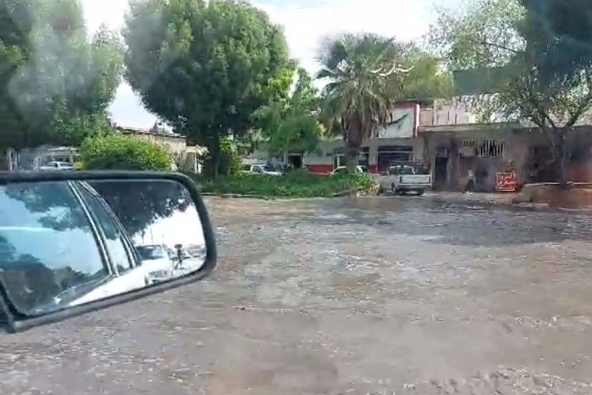 ویدئویی از آبگرفتگی در خیابان‌های بندرعباس بعد از بارندگی صبح امروز (پنجشنبه ۲۷ مهر ۱۴۰۲) را مشاهده می‌کنید.