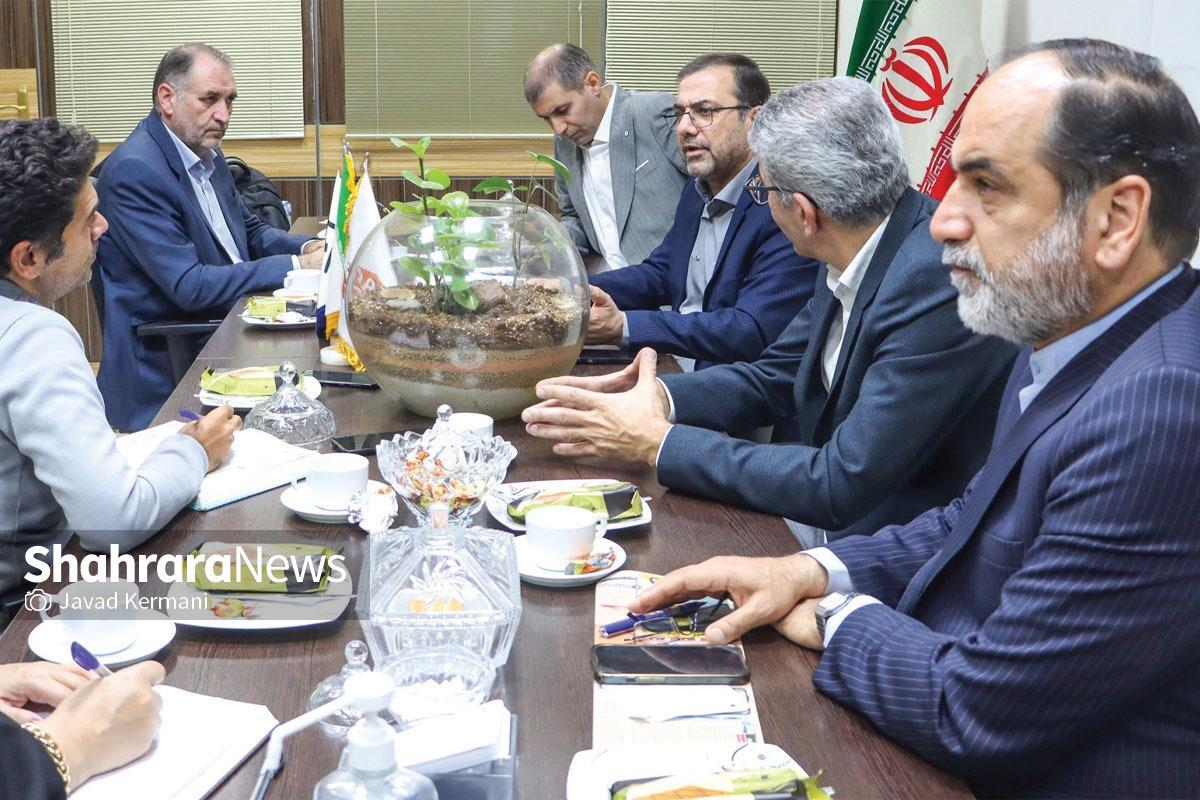در  میزگرد شهرآرا همراهی با کشور‌های همسایه برای تولید به عنوان عامل موفقیت تجاری خراسان رضوی مطرح شد.