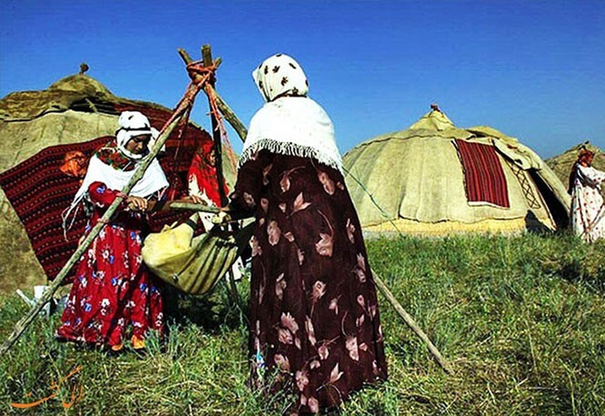 پوستر مجموعه مستند‌های «ایلستان» همزمان با اتمام تولید فصل اول رونمایی شد.