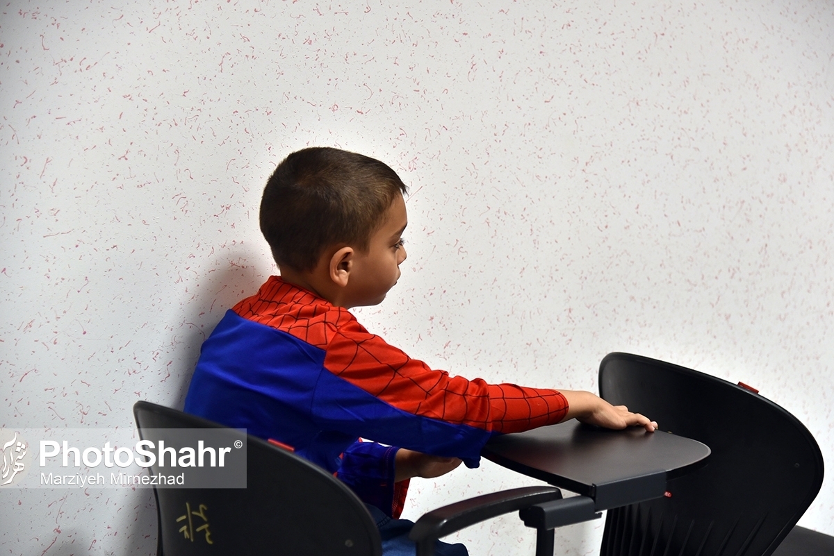 عضو هیئت علمی دانشگاه علوم توانبخشی و سلامت اجتماعی با اشاره به ابتلای حدود ۸۵۰ هزار نفر در ایران به لکنت، درباره عوامل ابتلا به این اختلال گفتاری و نحوه درمان آن توضیح داد.