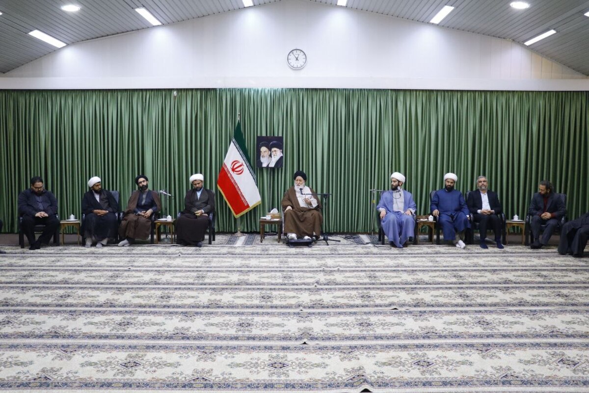 نماینده ولی‌فقیه در استان خراسان رضوی گفت: طلاب و حوزویانی که امروزه در فضای مجازی مشغول به فعالیت هستند، در حقیقت در صف مقدم سربازان امام زمان(عج) ایستاده‌اند و در میدان جنگ نرم و رسانه که راهبردی‌ترین محور تقابل جبهه حق و باطل است، نقش‌آفرینی دارند.