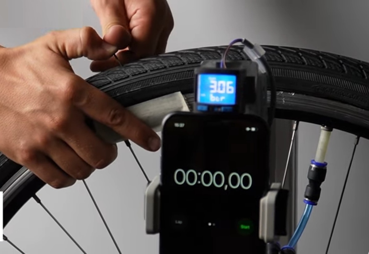 شرکت BruBotics اولین لاستیک دوچرخه پلیمری خودترمیم‌شونده را ساخته است که بعد از پنچری نیاز به پنچرگیری ندارد.