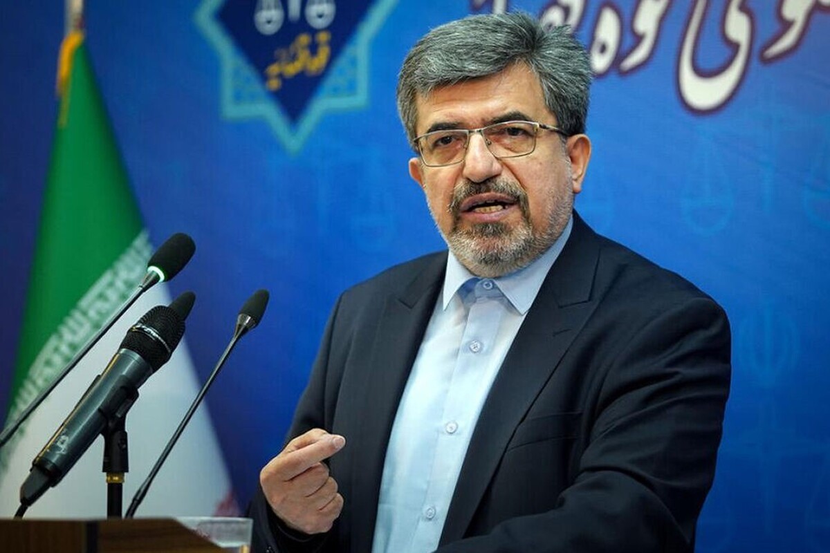 سخنگوی قوه قضائیه در خصوص بازداشت فرزند یکی از مسئولان این قوه‌ گفت: بله، این پرونده در قوه‌ قضائیه مطرح شده است. قوه‌ قضائیه با جدیت و بدون تبعیض به هر پرونده‌ای رسیدگی می‌کند و این پرونده نیز در دست بررسی است.