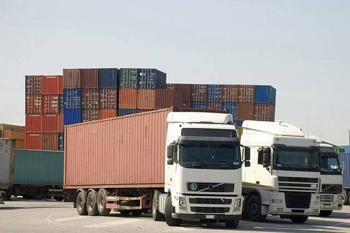 مدیرکل راهداری و حمل و نقل جاده‌ای استان خراسان رضوی گفت: تردد ناوگان ترانزیتی در پایانه مرزی فعال استان طی ۶ ماهه اول سال جاری نسبت به سال قبل از آن حدود ۳۸ درصد افزایش یافته است.