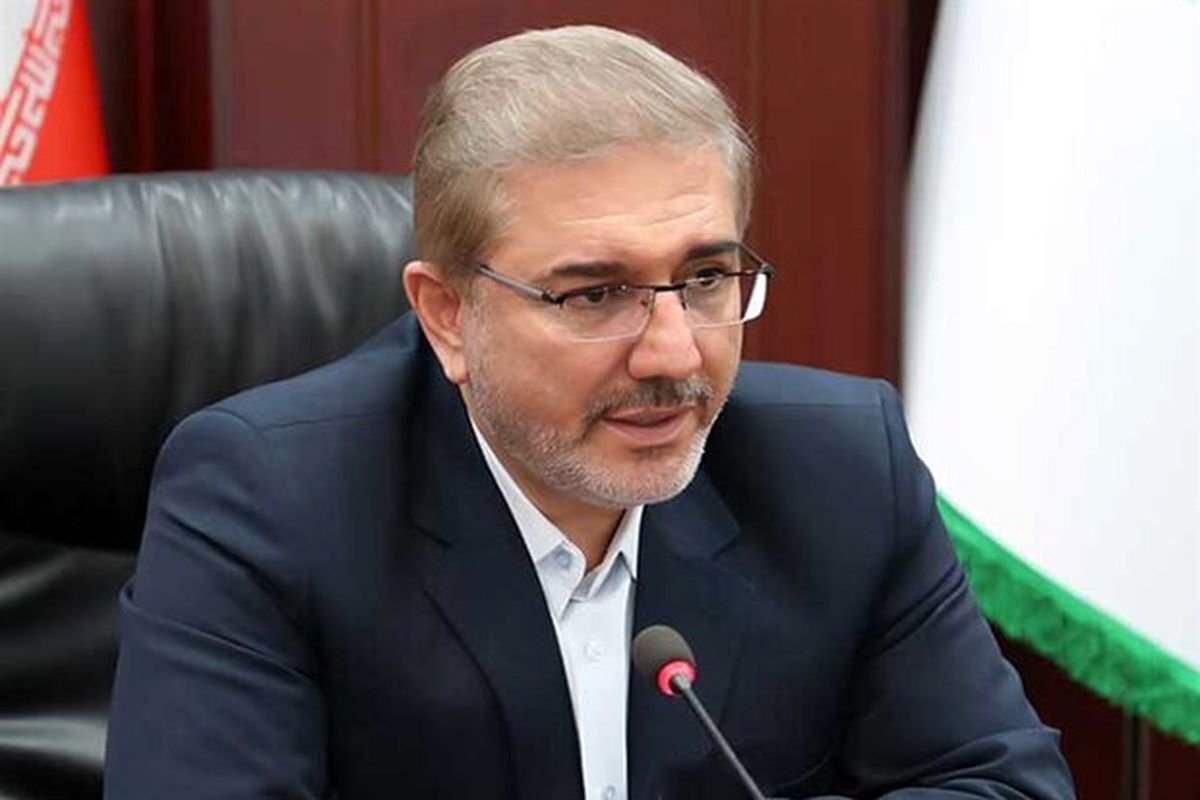 معاون رییس‌جمهور و رییس سازمان برنامه و بودجه کشور وارد مشهد شد.