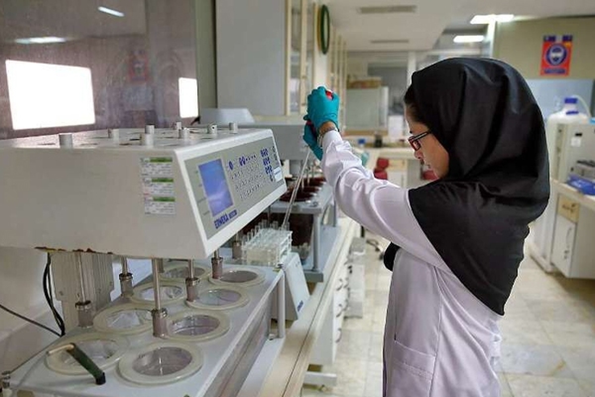 وزیر تعاون، کار و رفاه اجتماعی گفت: طرح آزمایش ژنتیک رایگان ٣١ هزار مادر دارای همسر غیرایرانی و فرزندان آنان با توجه به وعده‌های دولت سیزدهم مبنی بر حمایت از اقشار آسیب‌پذیر و نیازمند کشور و با تأکید بر حفظ کرامت انسانی و ارج نهادن به جایگاه زن ایرانی، در حال اجرا است.