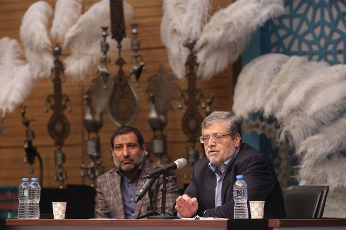 شهردار مشهد مقدس گفت: هیچ‌کس منکر ضعف‌های موجود در فرآیند خدمت‌رسانی نیست فقط آن‌چه اهمیت دارد، آن است که تلاش کنیم این چالش‌ها کمتر و کمتر شود و در نهایت شرایطی فراهم شود که تشکل‌های مردمی بتوانند باکیفیت بیشتری در خدمت به مهمانان امام رضا(ع) میدان‌داری کنند.