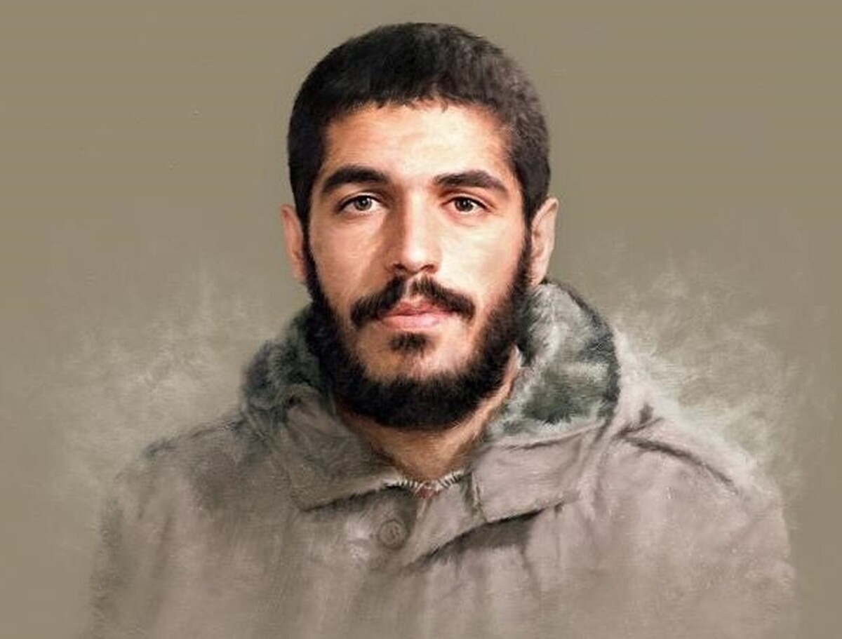شهید ابراهیم هادی یکی از نیروهای مردمی داوطلب حاضر در جنگ عراق و ایران بود که در عملیات والفجر مقدماتی به شهادت رسید.