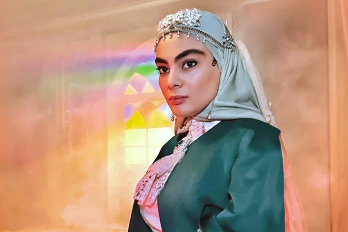 معصومه عربی (با نام هنری گیتا راد) در سریال «رحیل» نقش «مها»، یکی از زنان دربار قاجار، را بازی می‌کند.
