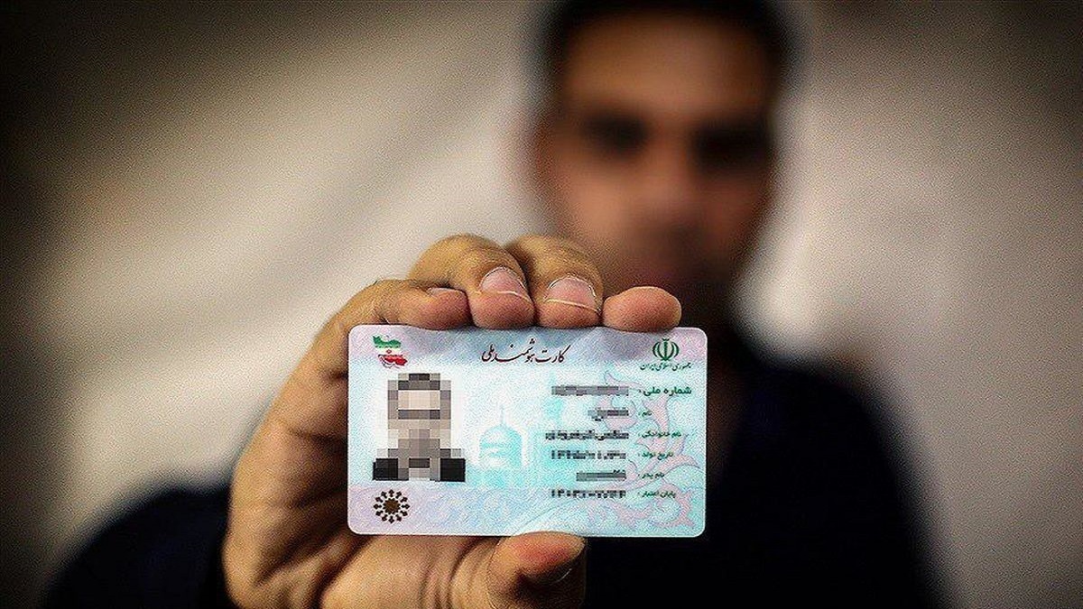 رئیس سازمان ثبت احوال گفت: یکی از این دلایل این است که پیامک دریافت کارت ملی هوشمند توسط متقاضی دریافت نمی‌شود و برهمین اساس هم متقاضی از صدور کارت خود مطلع نمی‌شود.