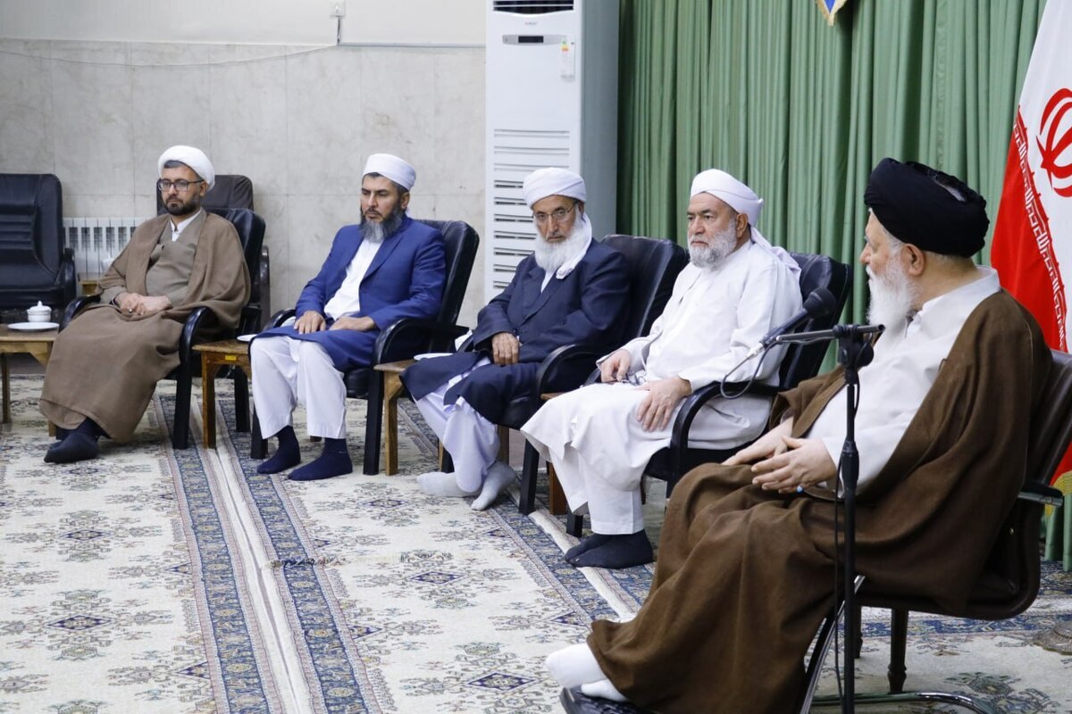 آیت‌الله علم‌الهدی: عداوت با برادر دینی در امت اسلامی معنا ندارد| نظام اسلامی، جبهه واحد دفاع از رسول‌الله(ص) است