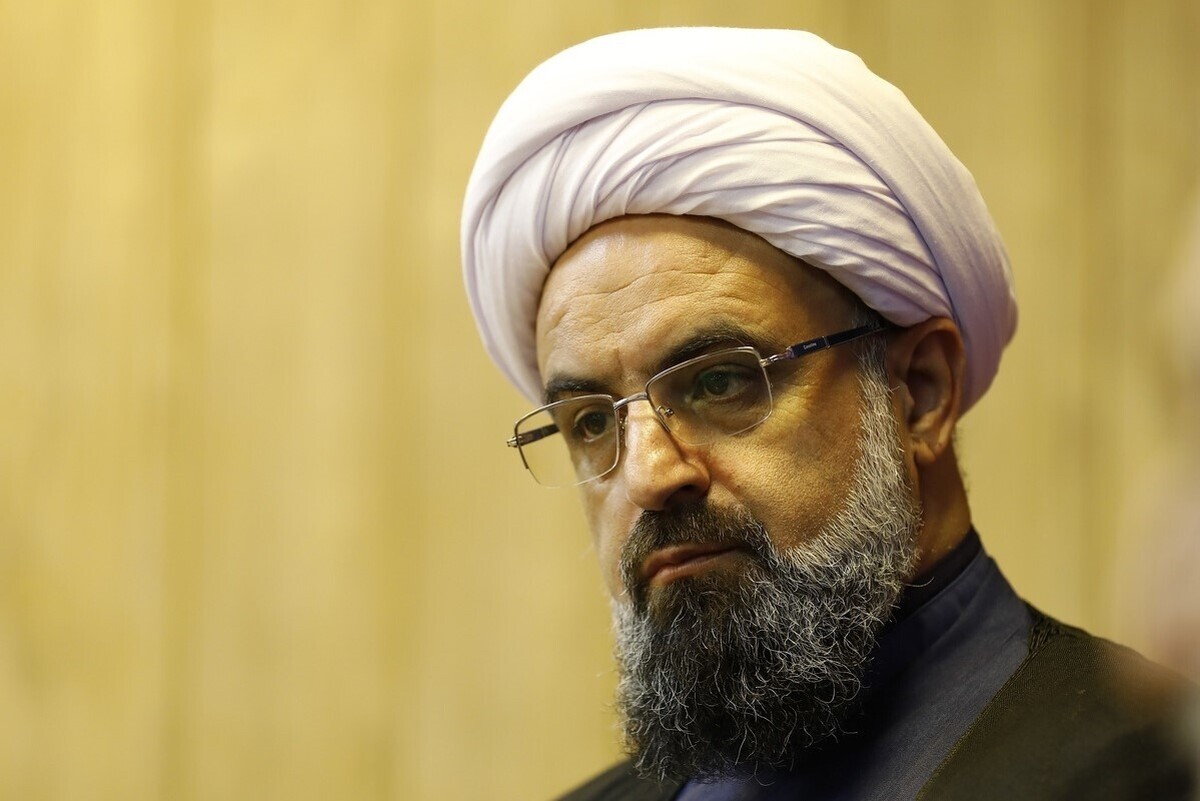دبیر ستاد امر به‌معروف و نهی‌از منکر گفت: شورای رقابت باید در مورد منکَر افزایش قیمت خودرو پاسخگو باشد. ما از مطالبه‌گران می‌خواهیم ضمن حفظ فرآیند قانونی، در این موضوع ورود جدی داشته و به تبیین بپردازند و اجازه ندهند چند نفر به‌خاطر منافع شخصی نظام را زیر سؤال ببرند.