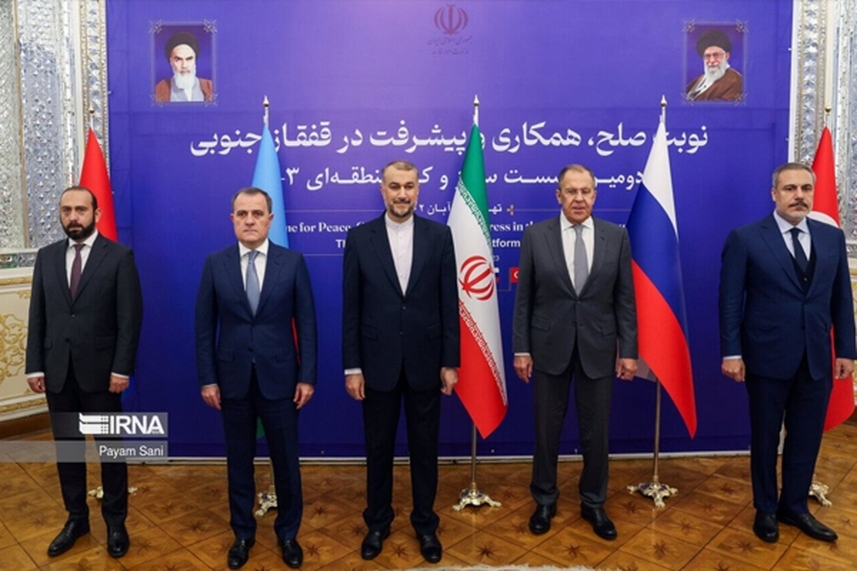 وزیران خارجه شرکت‌کننده در دومین نشست سازوکار منطقه‌ای «۳+۳» در بیانیه‌ای بر اهمیت حل و فصل مسالمت‌آمیز اختلافات بر اساس منشور ملل متحد، احترام به حاکمیت، استقلال سیاسی، تمامیت ارضی، خدشه‌ناپذیری مرزهای شناخته شده بین‌المللی، عدم مداخله در امور داخلی، منع تهدید یا توسل به زور و احترام به حقوق بشر تأکید کردند.