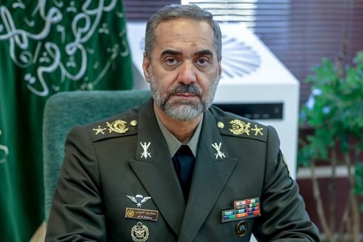 وزیر دفاع گفت: سامانه‌ای پدافندی به نام شهید آرمان علی‌وردی نام‌گذاری شده است که این سامانه پدافندی برد بلند است و ۲ هفته دیگر رونمایی خواهد شد.