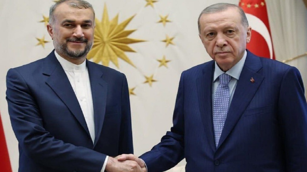 وزیر امور خارجه ایران در ادامه دیدار‌های خود دقایقی پیش با رجب طیب اردوغان، رئیس جمهور ترکیه دیدار و گفتگو کرد.