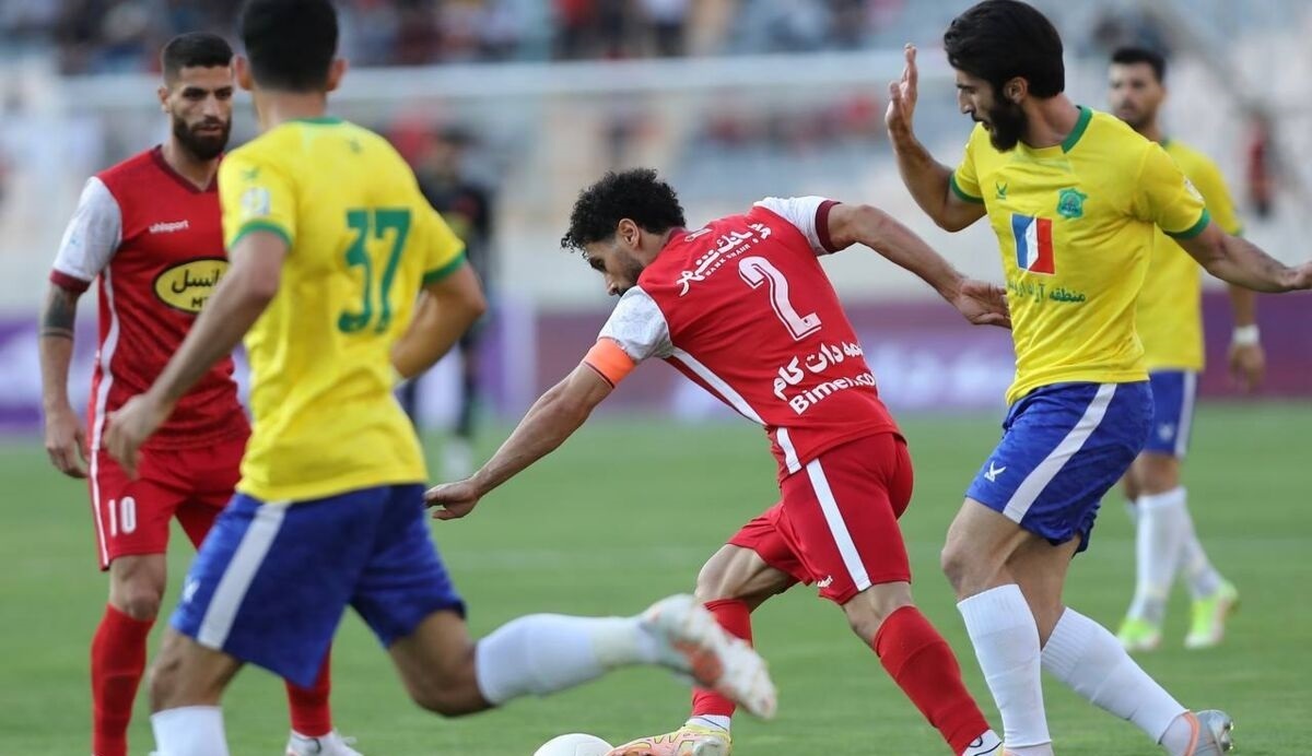 بازی پرسپولیس و صنعت نفت آبادان لحظاتی قبل به پایان رسید.