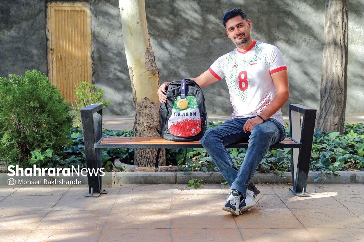 خرده روایت‌هایی از زندگی جذاب علیرضا پورسمنانی تنها مشهدی تیم والیبال نشسته ایران که در هانگژو قهرمان شد.