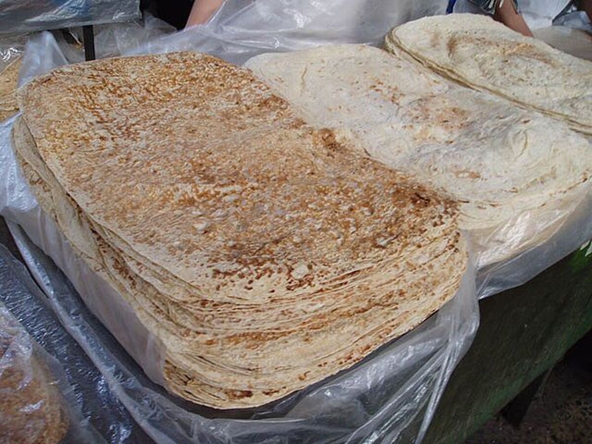 رئیس اداره نظارت و بازرسی جهاد کشاورزی مشهد گفت: حجم زیادی نان خشک در انبار جهت مصرف دام در محدوده مفتح شرقی شهرستان مشهد کشف شد.