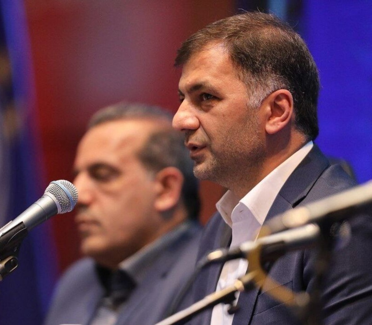مدیرعامل پیشین استقلال ضمن دفاع از عملکرد خود به مدیرعامل جدید استقلال اتهام‌های متقابلی را علیه او مطرح می‌کند.