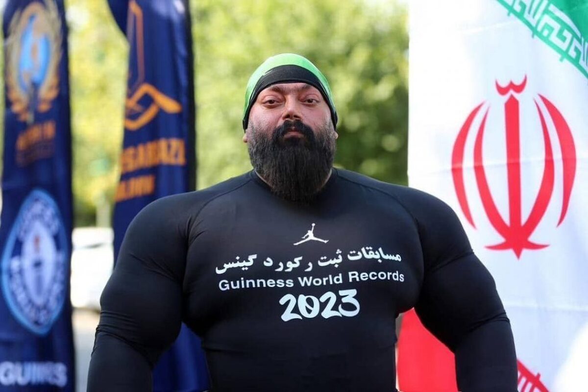 پیج رسمی افشین مباشر، پهلوان ایرانی و دارنده ۷ رکورد جهانی،  خبر درگذشت این ورزشکار را منتشر کرده است.
