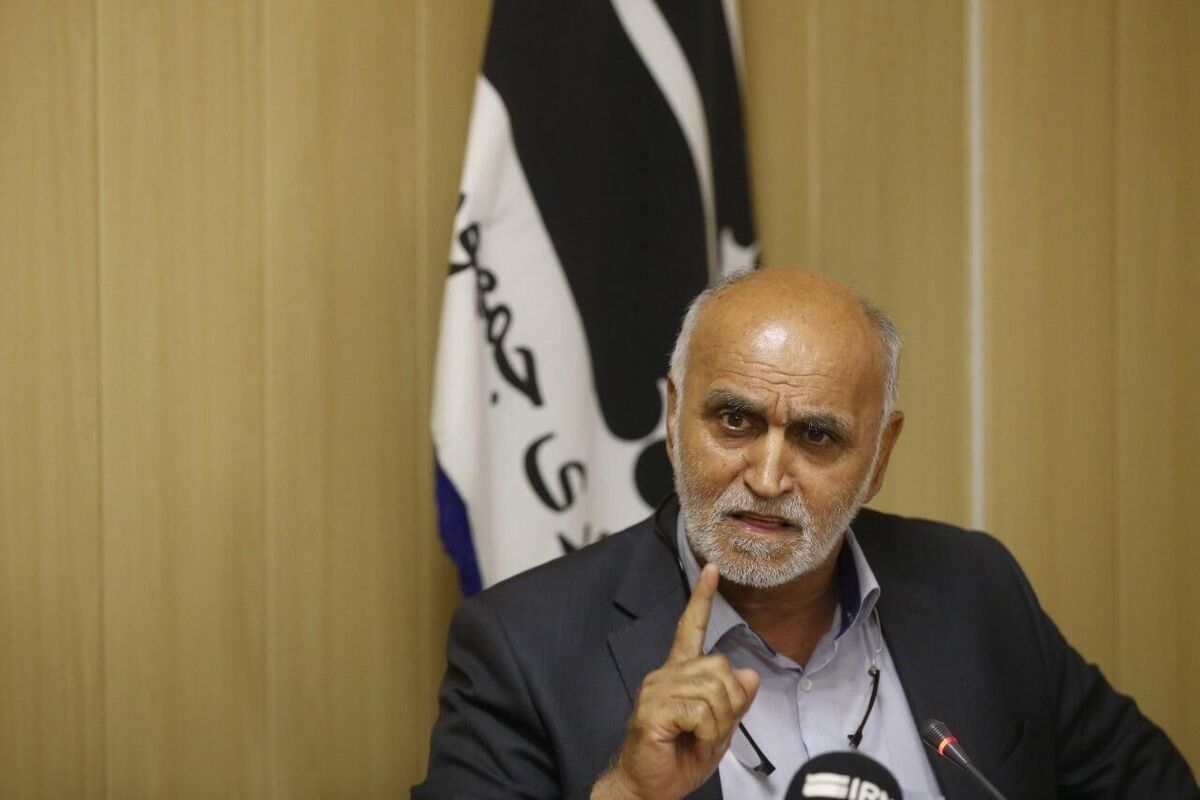کاظم اولیایی اعلام کرده از این پس بیش از گذشته به امورات باشگاه استقلال خواهد پرداخت. اولیایی از کمیته مجوز حرفه‌ای جدا شده است.