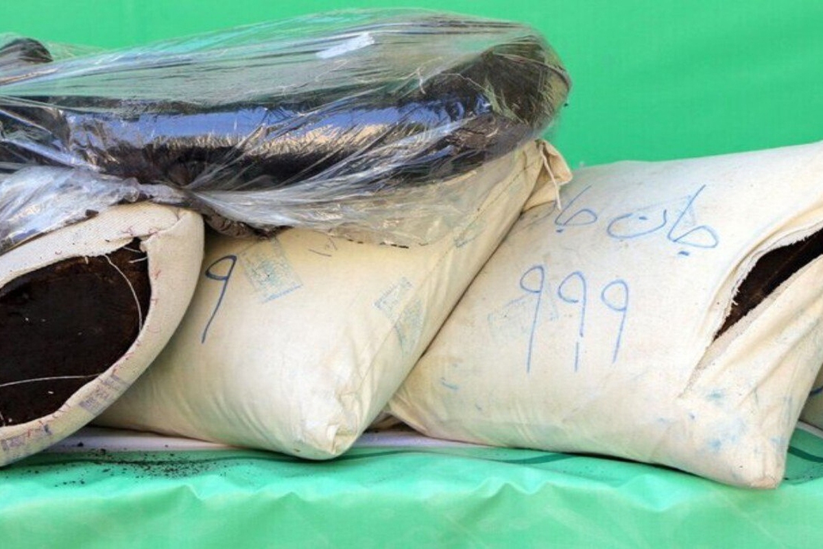 مدیرکل گمرک مرزی دوغارون تایباد گفت: کشفیات مواد مخدر صنعتی و سنتی در گمرک مرزی دوغارون از ابتدای امسال افزایش ۱۰۰ درصدی داشته است.