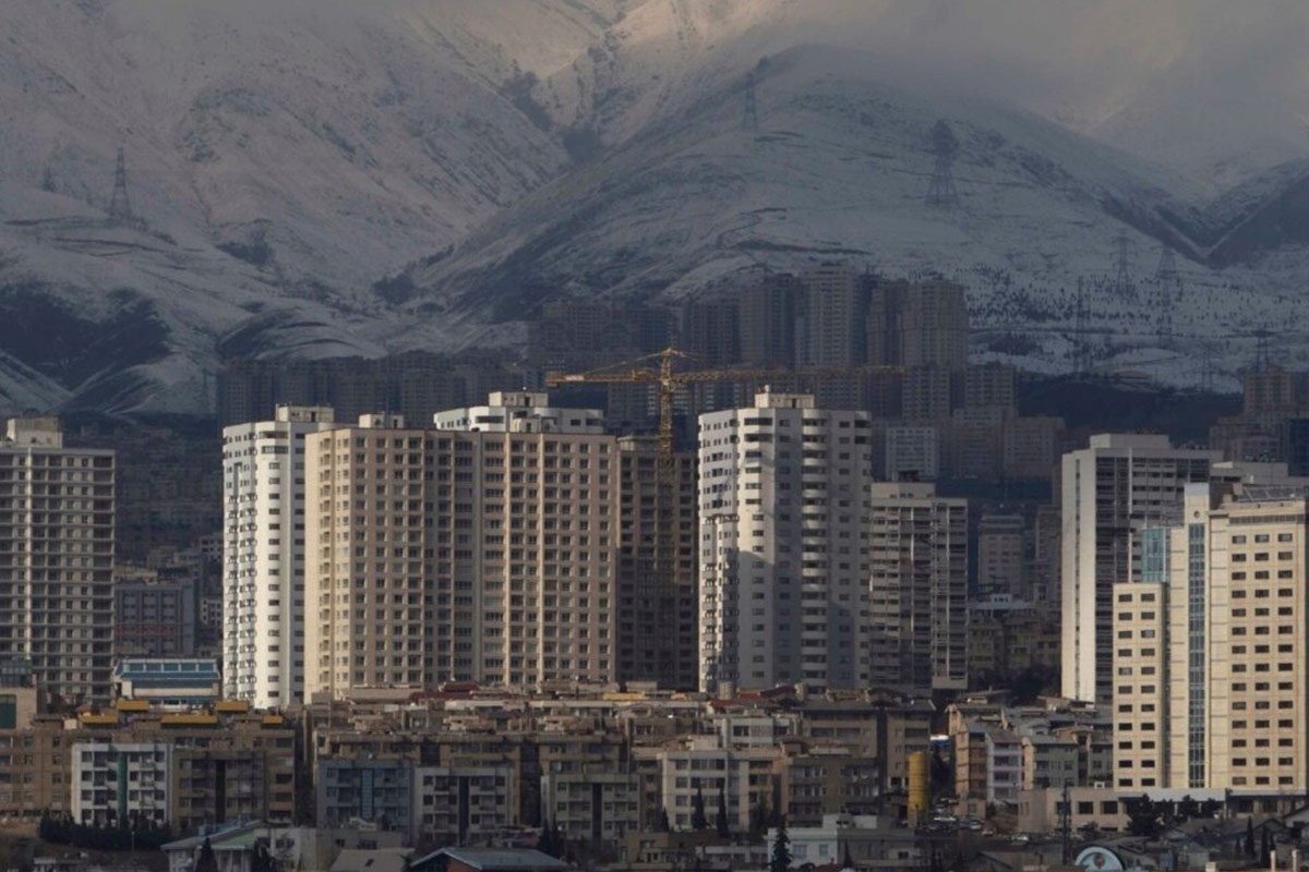 بررسی بازار مسکن نشان می‌دهد قیمت خانه‌های ۷۰ متری در تهران از ۲.۳ میلیارد تومان آغاز می‌شود و در برخی مناطق قیمت این واحد‌ها به ۸.۶ میلیارد تومان می‌رسد.