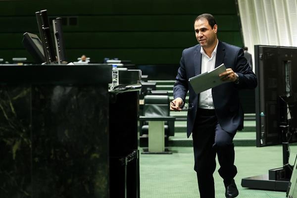 یک عضو کمیسیون آموزش و تحقیقات مجلس در خصوص استیضاح وزیر آموزش‌وپرورش توضیحاتی ارائه کرد.