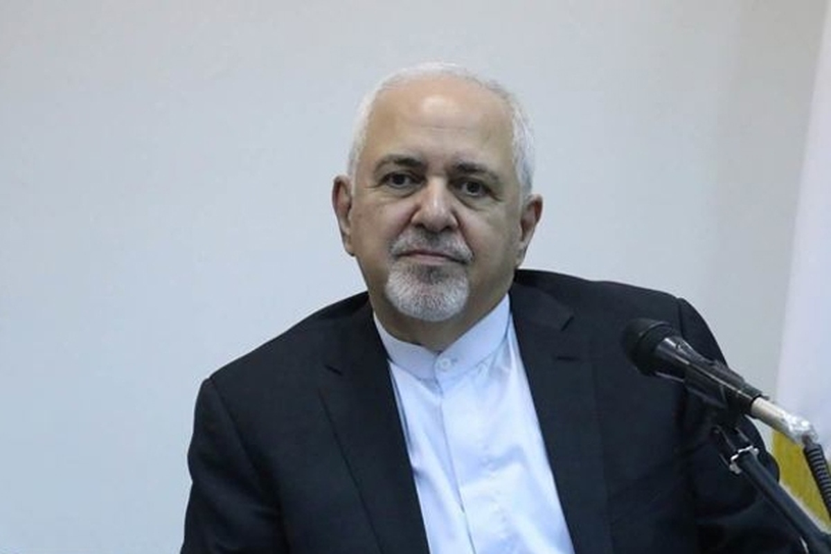 وزیر سابق خارجه و استاد حقوق و روابط بین الملل در نشست «مسأله فلسطین از دیدگاه حقوق بین الملل با تأکید بر تحولات اخیر» گفت: نمی‌توان شهرک‌نشینانی را که کارشان کشتن فلسطینی‌هاست و مسلح هستند، غیرنظامی دانست چون کد ندارند و لباس نظامی نمی‌پوشند.