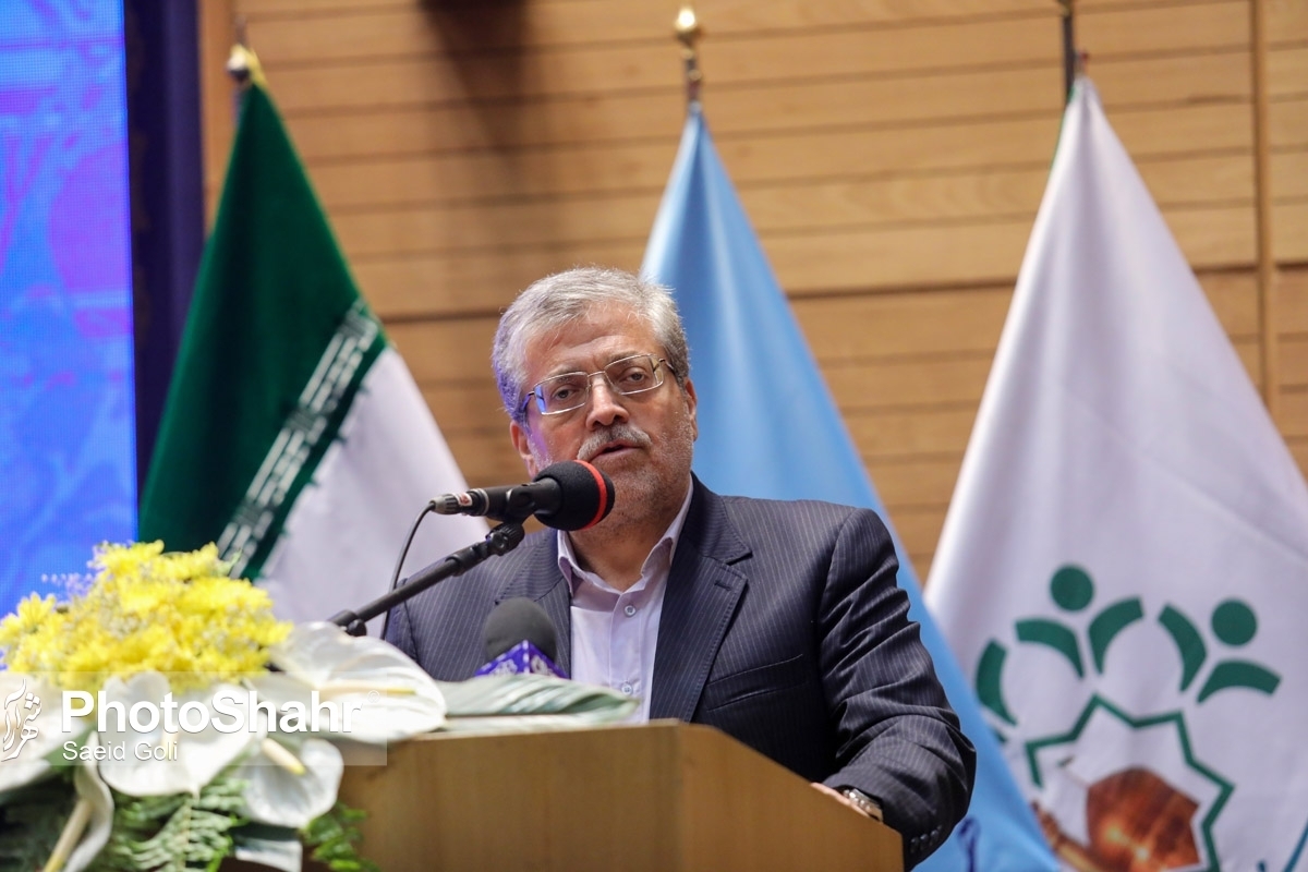 شهردار مشهد مقدس در ارتباط با موضوع انتقال درخت از مشهد به تهران و عدم ارتباط شهرداری مشهدمقدس با این موضوع توضیحاتی را ارائه داد.