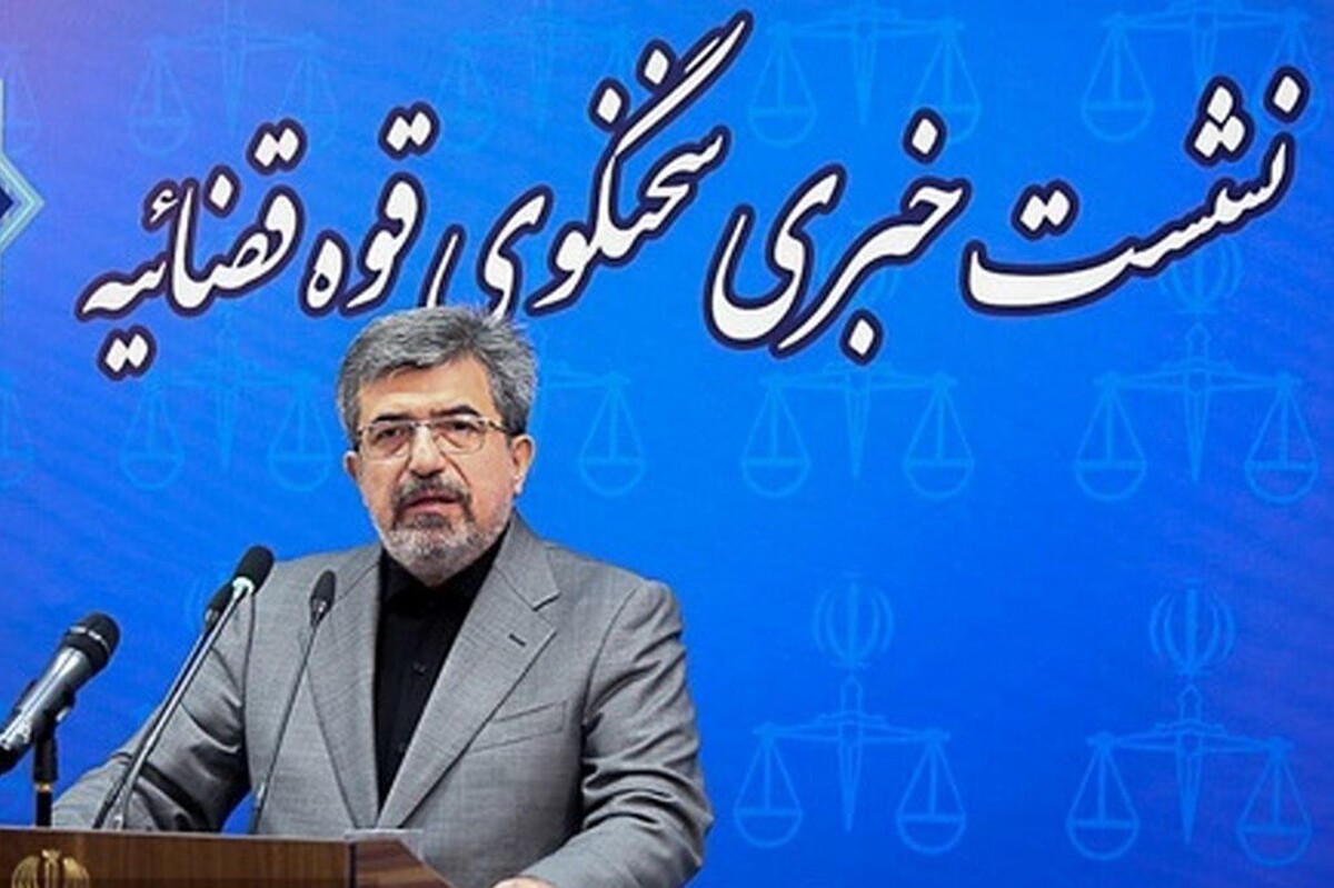 سخنگوی قوه قضائیه درخصوص آخرین وضعیت پرونده شهادت آرمان علی‌وردی و همچنین شکایت صداوسیما از مهران مدیری توضیحاتی ارائه داد.