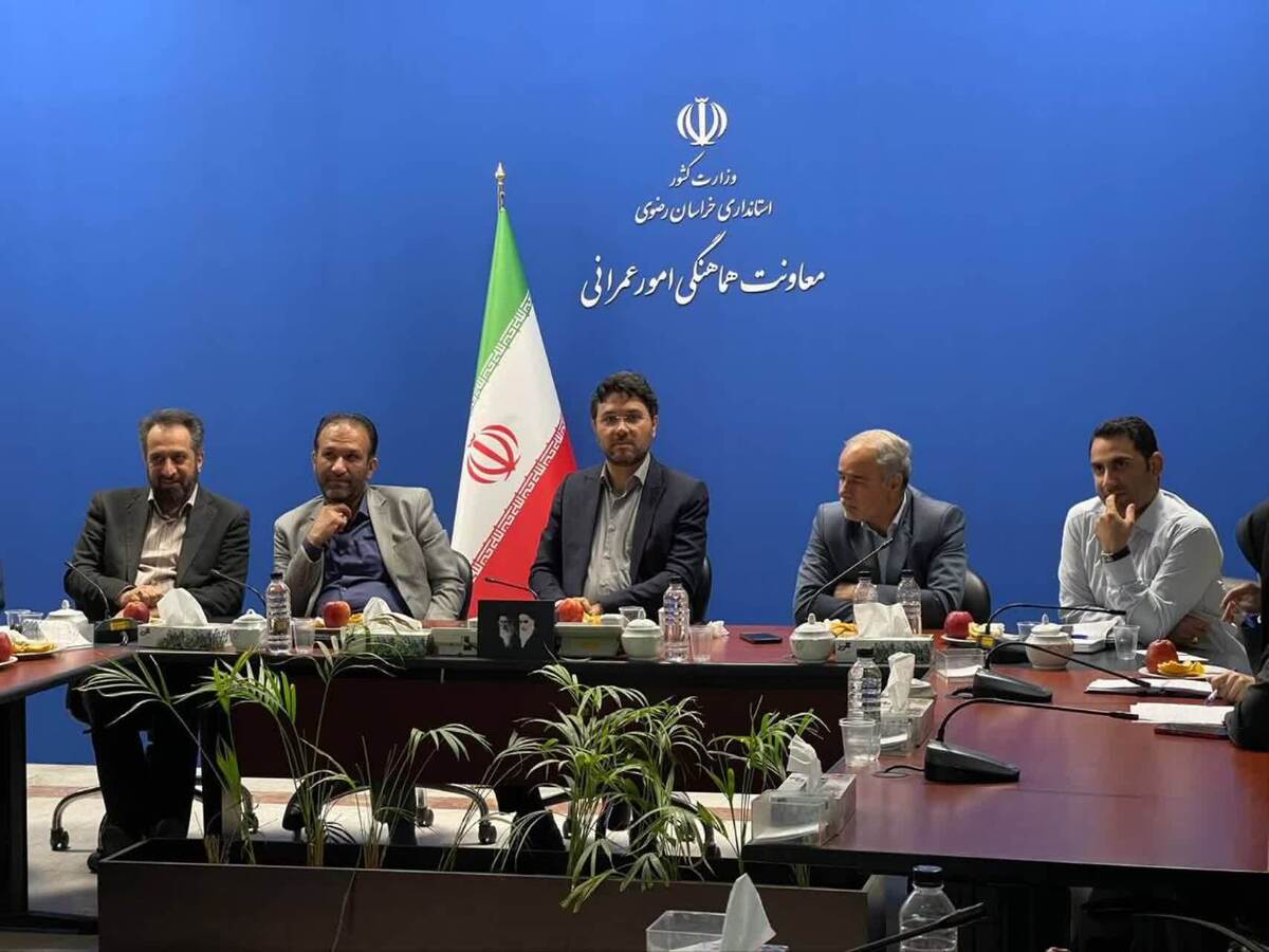 معاون شهرسازی و معماری شهرداری مشهد از برگزاری نشست بررسی تخصصی اجرای طرح‌های تفصیلی در پنج منطقه مشهد خبر داد.