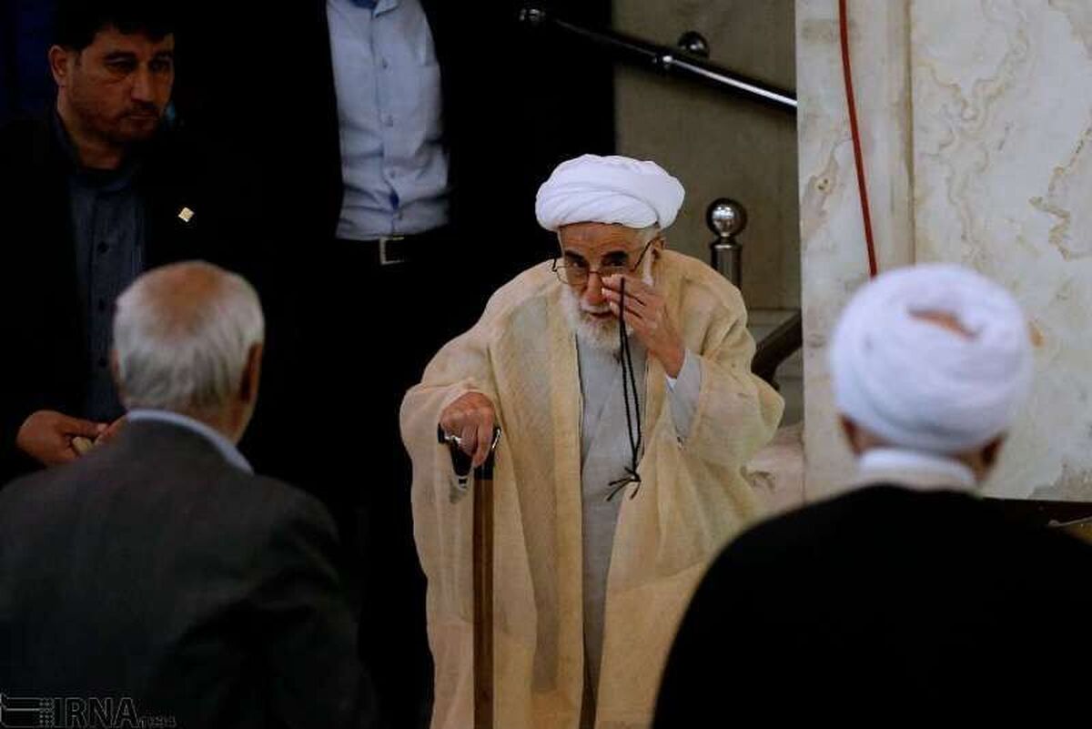 رئیس مجلس خبرگان رهبری و دبیر شورای نگهبان، برای انتخابات ششمین دوره مجلس خبرگان ثبت‌نام نکرد.