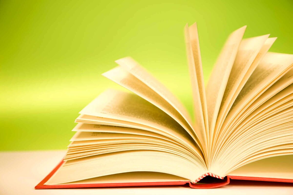 کتابخانه مرکزی دانشگاه فردوسی مشهد به مناسبت هفته کتاب و کتاب خوانی برنامه‌هایی را برگزار می‌کند.