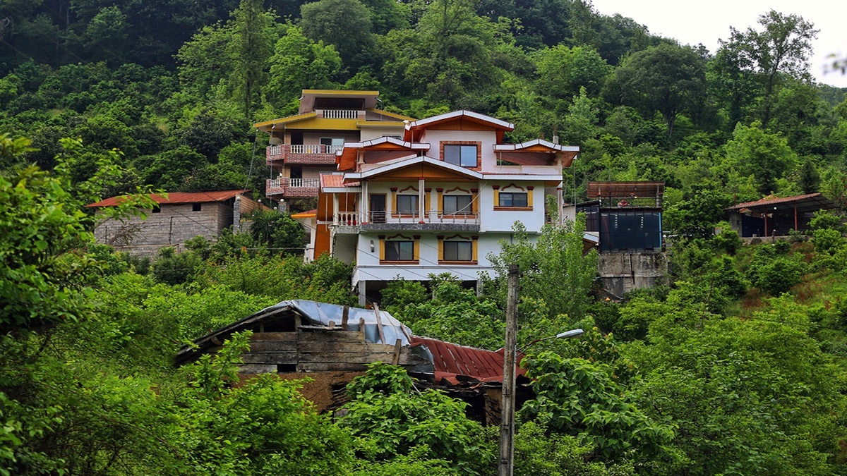کارشناسان معتقدند عدم توجه به امنیت غذایی آثار جبران‌ناپذیری به بار خواهد آورد، تأمین امنیت غذایی بیش از ۸۵ میلیون جمعیت کشور در گرو حفظ و حراست از اراضی کشاورزی و اجرای برنامه‌های توسعه‌محور در حوزه کشاورزی قرار دارد.