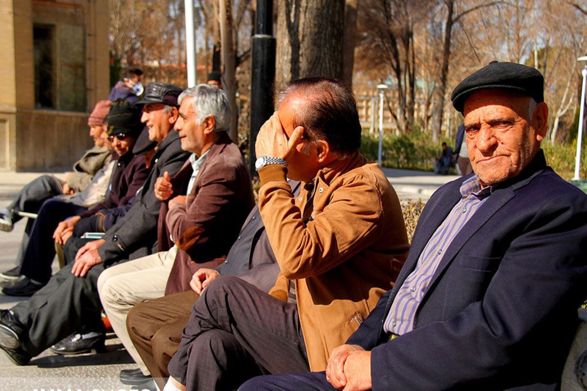 مدیرکل بیمه‌گری و جذب منابع سازمان بیمه سلامت ایران گفت: تمدید اعتبار بیمه بازنشستگان دولت به هیچ وجه نیازمند مراجعه حضوری به دفاتر پیشخوان نیست.