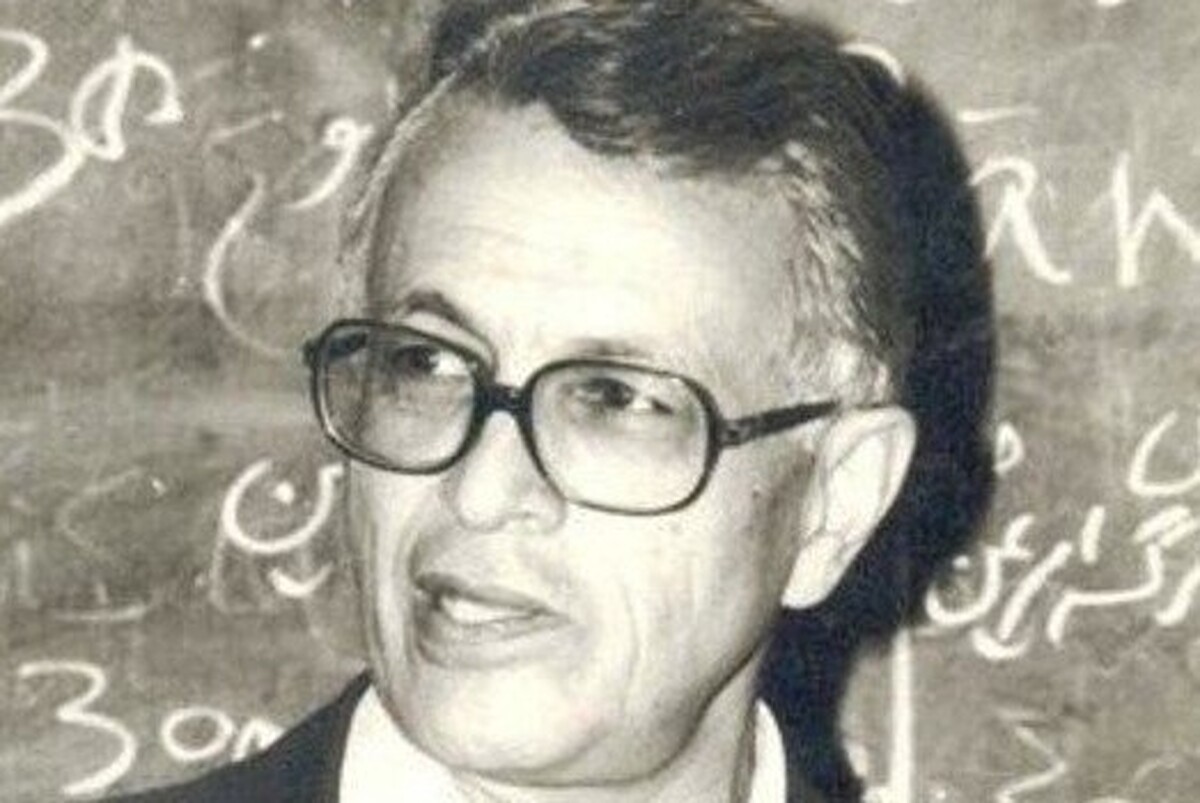دکتر مهرداد بهار، نخستین کسی بود که در ایران به پژوهش درباره اساطیر ایران پرداخت و در این زمینه شاگردان بسیاری پروراند.