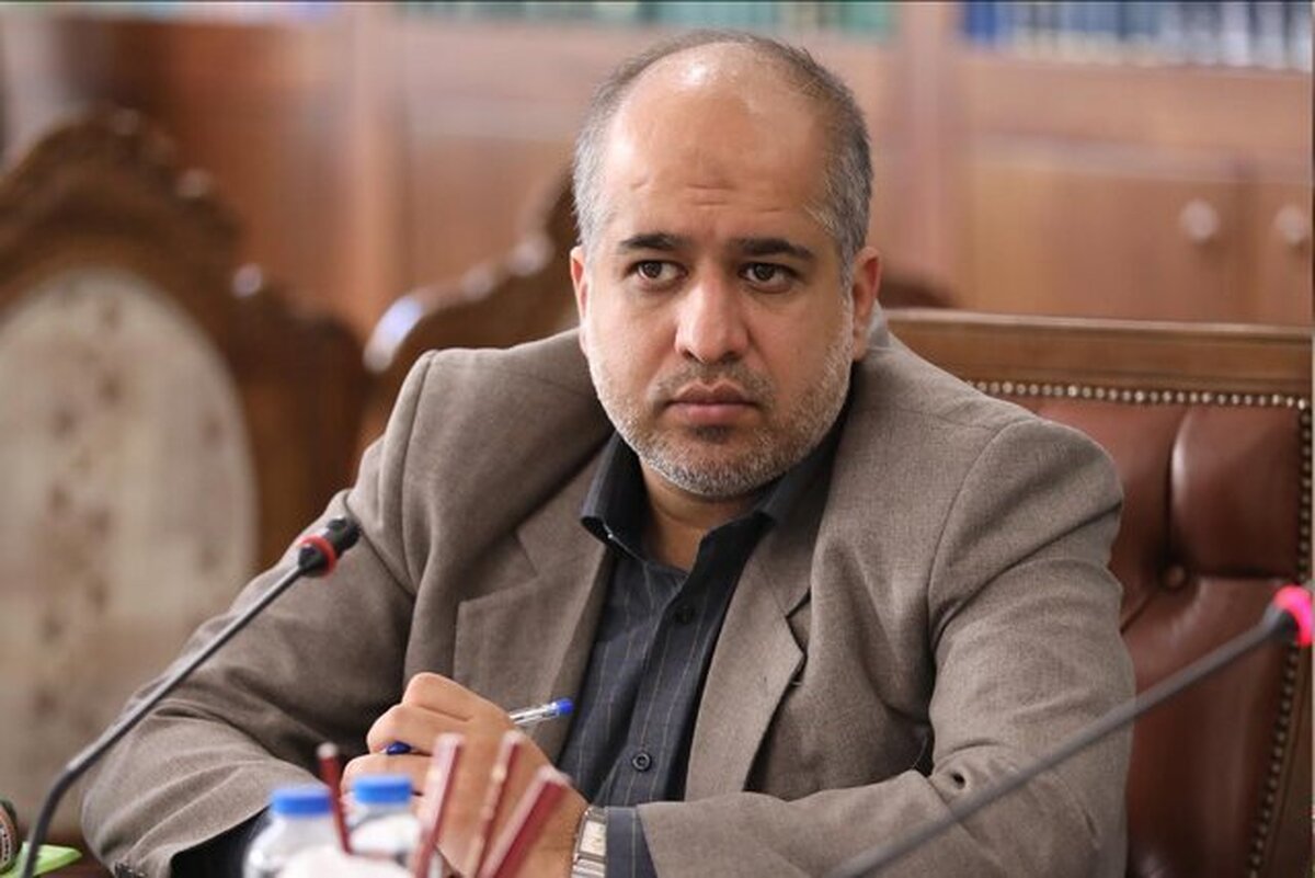 رئیس هیأت تحقیق و تفحص مجلس شورای اسلامی از شستا در تشریح آخرین وضعیت پرونده شبنم نعمت‌زاده دختر وزیر سابق صمت در جریان فساد شرکت دارویی رسافارمد گفت: طبق گزارش‌ها خانم نعمت‌زاده متواری است.