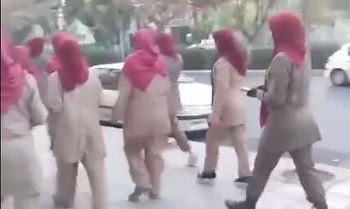 رئیس مرکز فوریت‌های امنیتی و اطلاعات وزارت کشور ماجرای فیلمی که حضور زنان با لباس منافقین در خیابان‌های تهران را نشان می‌دهد تشریح کرد.