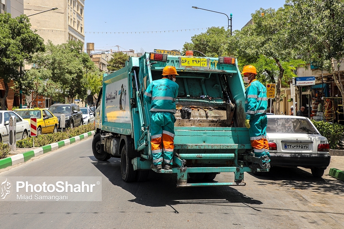 معاون محیط زیست و  خدمات شهری شهرداری مشهد گفت: با درخواست جذب نیروی پاکبان در مشهد موافقت شده است و اکنون باید فرایند جذب نیرو به کوشش شهرداران مناطق انجام شود.