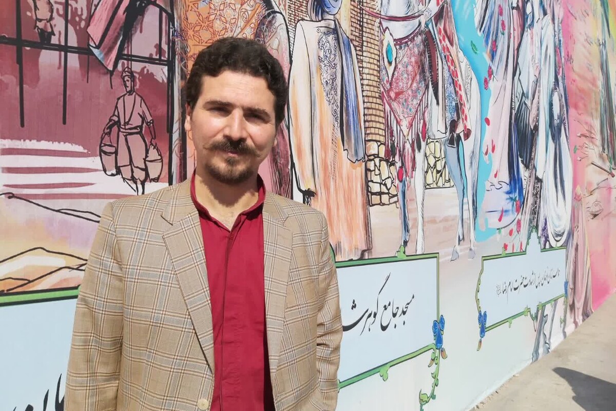 دیوارنگاره «هویت زن مسلمان» با هنرمندی مصطفی شفیعی در حرم مطهر رضوی نصب شد.