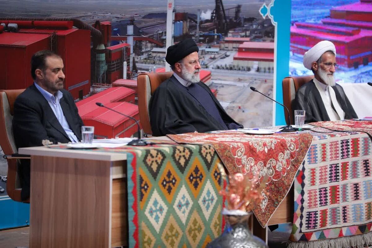 رئیس جمهور در سفر به چهارمحال و بختیاری گفت: یقین بدانید که در این دولت کوچکترین مصادیق فساد و حتی ناکارآمدی تحمل نخواهد شد.