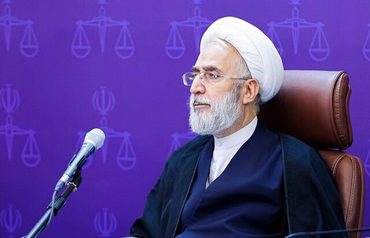 دادستان کل کشور با اشاره به بازدید خود از پارکینگ خودرو‌های توقیفی نیروی انتظامی در مشهد گفت: در این بازدید مشخص شد که برخی خودرو‌ها از سال ۱۳۶۹ و ۱۳۷۰ در این پارکینگ نگهداری می‌شوند و کاملا پوسیده شده‌اند. مقرر گردید نیروی انتظامی ظرف یک ماه گزارشی از وضعیت خودرو‌های موجود در این پارکینگ را به دادستانی کل کشور ارائه دهد.
