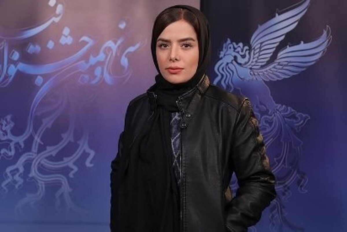 سپیده آرمان بعد از گذران دوره‌های مختلف فیلمنامه‌نویسی، کارگردانی و بازیگری به واسطه فعالیت در مجله فیلم و همکاری با هوشنگ گلمکانی-منتقد مطرح سینمای ایران- پایش به پرده نقره‌ای باز می‌شود و در نخستین حضور حرفه‌ای‌اش در مقام یکی از نویسندگان و بازیگر نقش اصلی فیلم آهو ظاهر می‌شود.