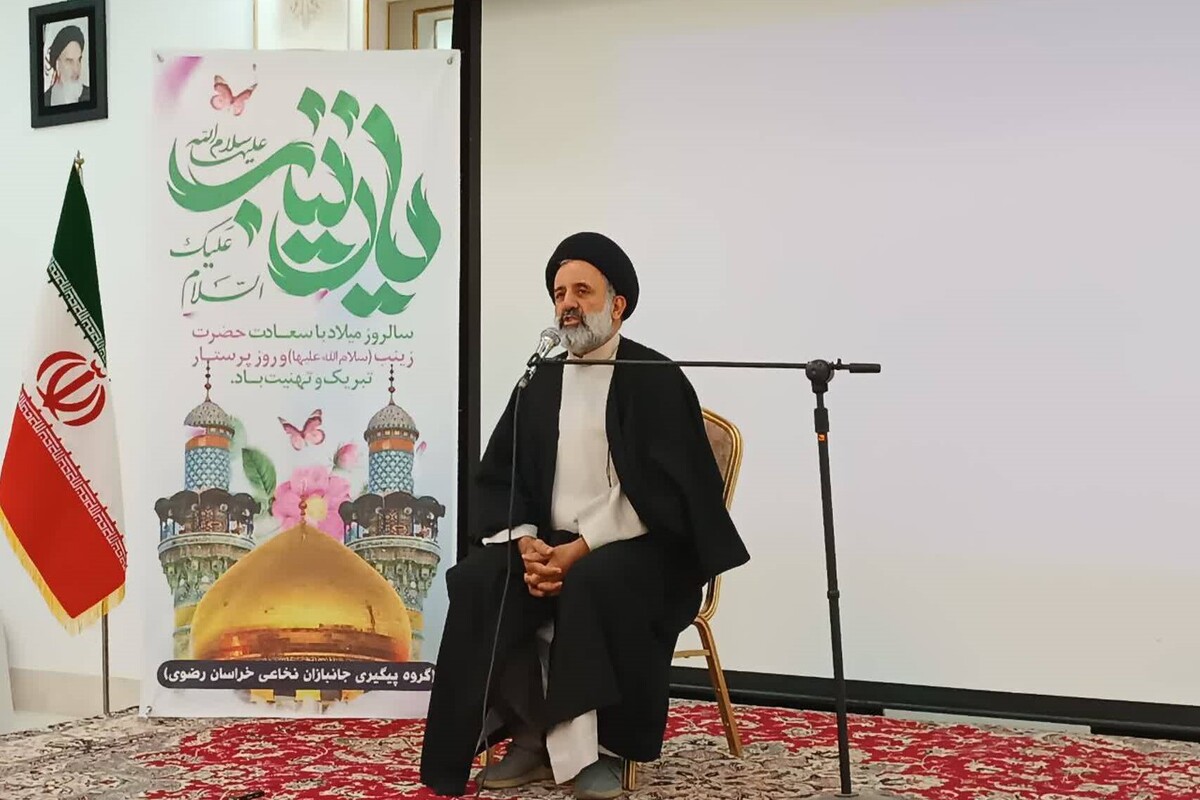 نماینده ولی فقیه در بنیاد شهید و امور ایثارگران پیام رهبر معظم انقلاب اسلامی را به پرستاران در مشهد ابلاغ کرد.