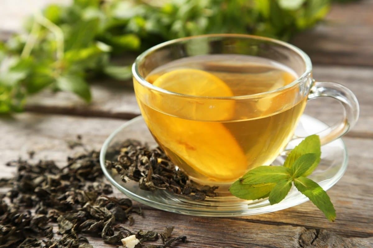 مصرف چای سبز در کنار تمامی خواص خود برخی عوارض را در پی دارد.